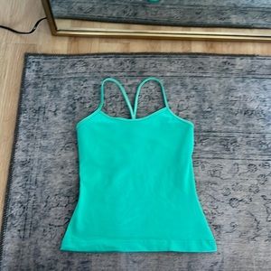 lululemon size 6 teal tank top with shelf bra